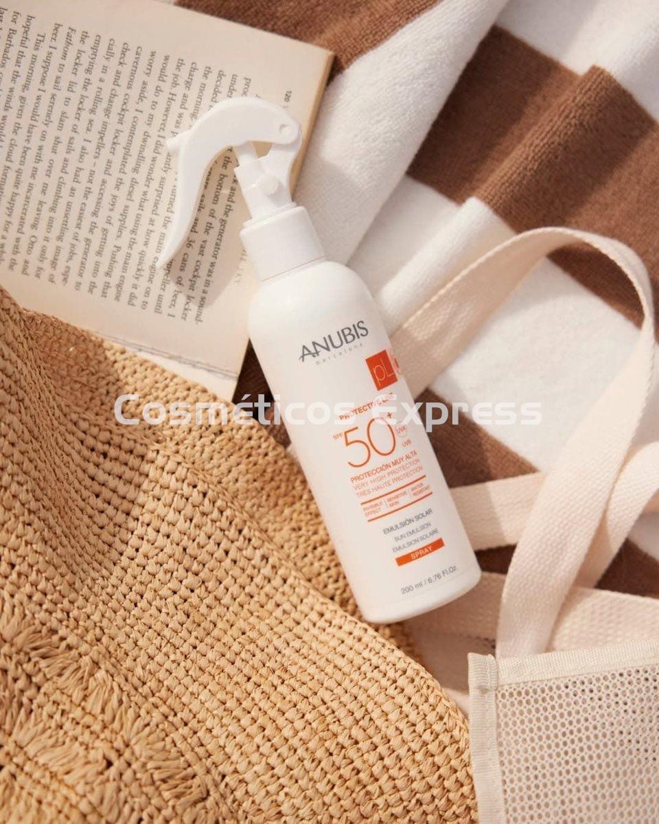 Anubis Cosmetics SPF 50+ Sun Emulsion Spray Corporal - Imagen 2